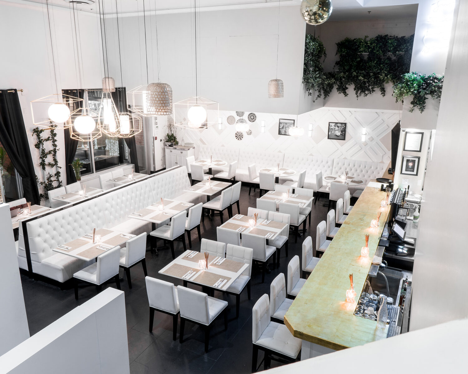 Saigon Xua Restaurant Interior